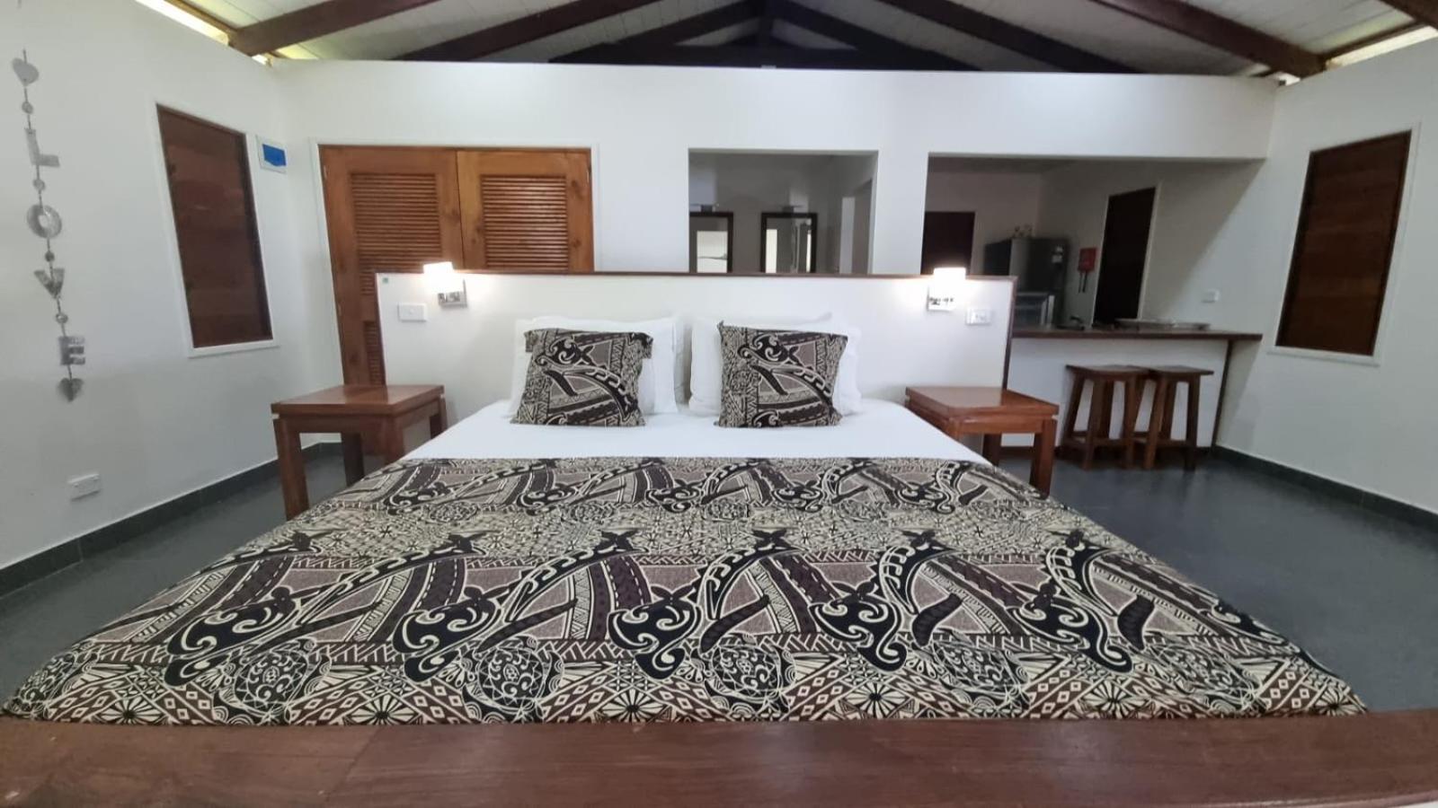 פורט וילה Whispering Palms - Absolute Beachfront Villas מראה חיצוני תמונה