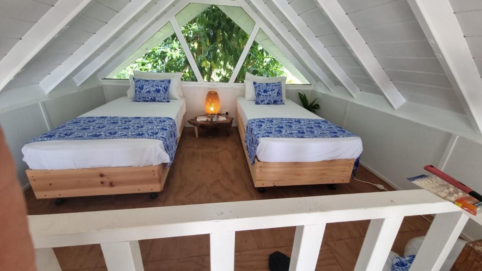 פורט וילה Whispering Palms - Absolute Beachfront Villas מראה חיצוני תמונה